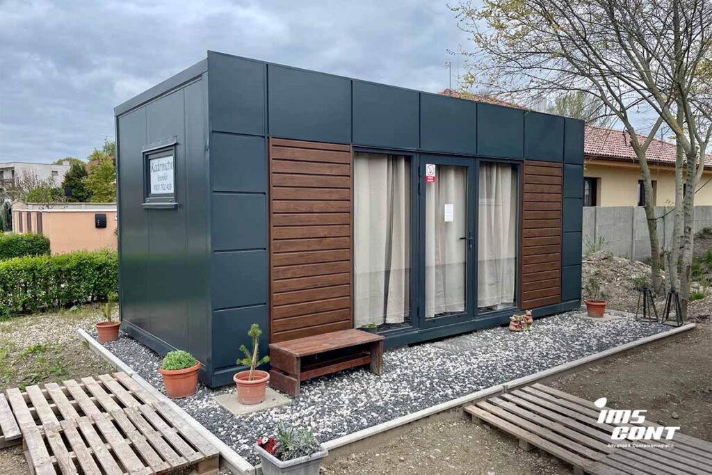 Lodný kontajner ako záhradný sklad – odolné, bezpečné a dlhodobo udržateľné riešenie.